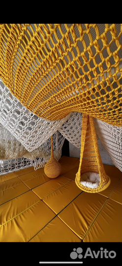 Няня в детской игровой комнате