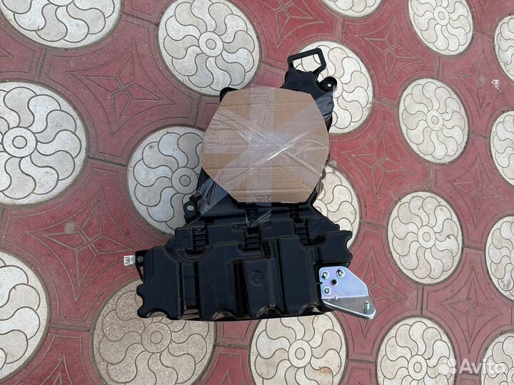 Lexus RX4 Сабвуфер