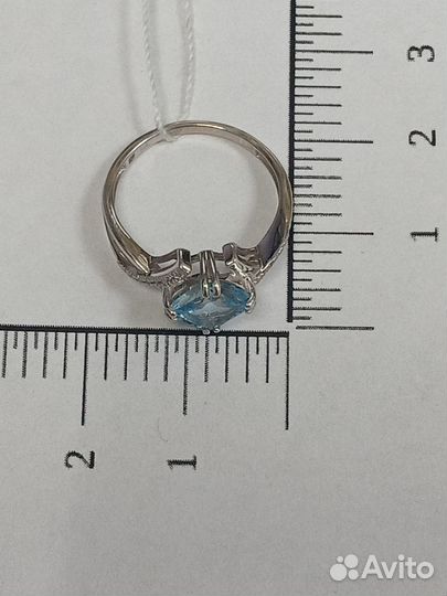 Золотое кольцо с бриллиантом 16,5р