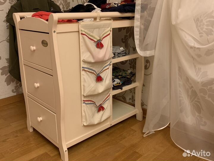 Кроватка с комодом