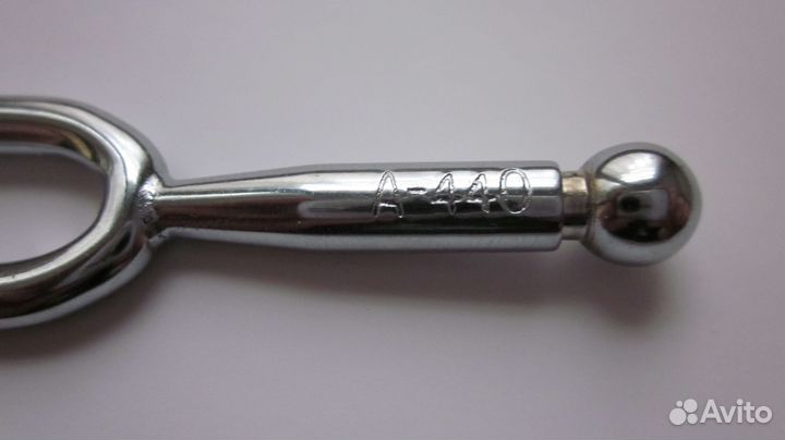 Струны для гитары (6); камертон