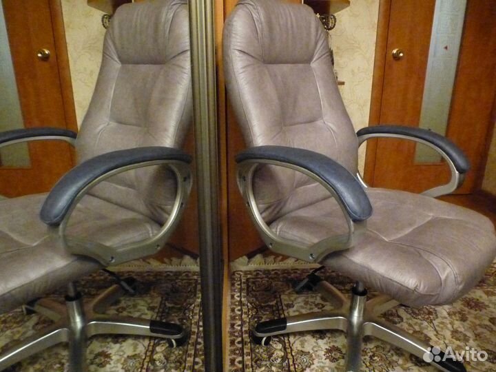 Кресло руководителя новая мебельная ткань