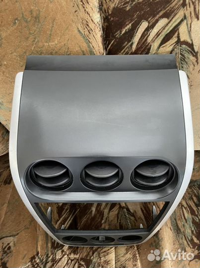 Накладка центральная в торпедо Mazda CX-7