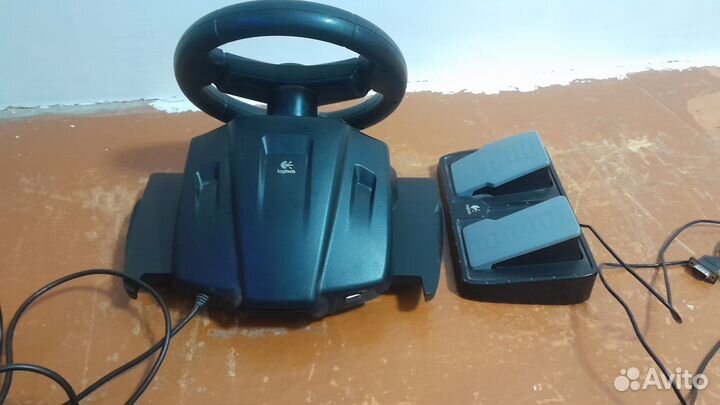 Игровой руль logitech