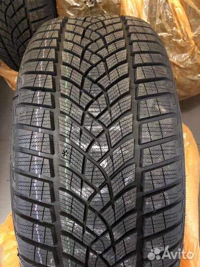 Goodyear UltraGrip Performance+ 225/45 R18 95V