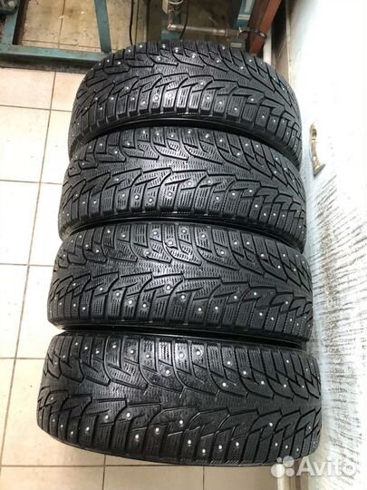 Hankook Winter I'Pike 215/55 R17 98T