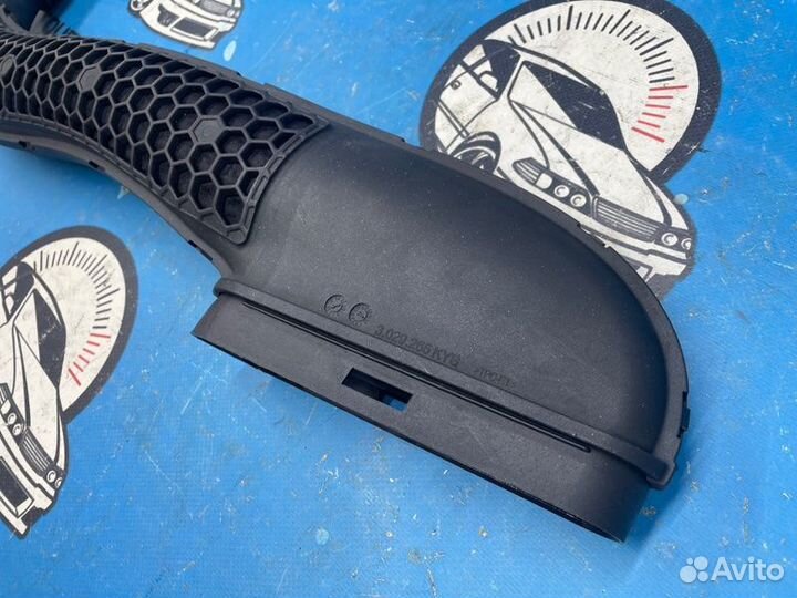 Воздухозаборник Mercedes-Benz C-Class WDD205