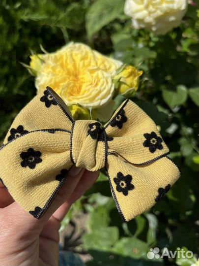 Желтые/горчичные бантики