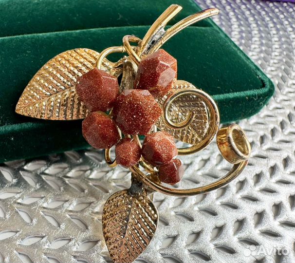 Брошь листья авантюрин Европа винтаж