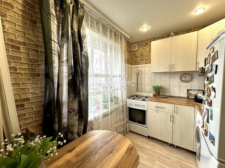 2-к. квартира, 41 м², 5/5 эт.