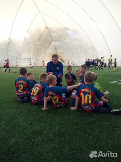 Занятие футболом в школе Импульс Бесплатное