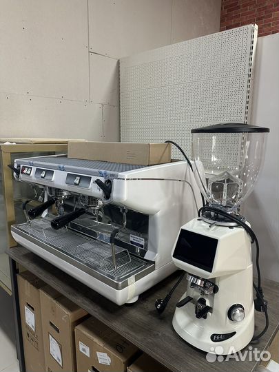 Кофемашина Nuova Simonelli Appia Life 2Gr S 140