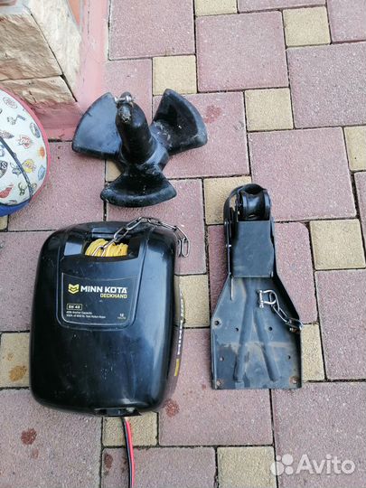 Продается лебедка якорная электро с якорем 8кг