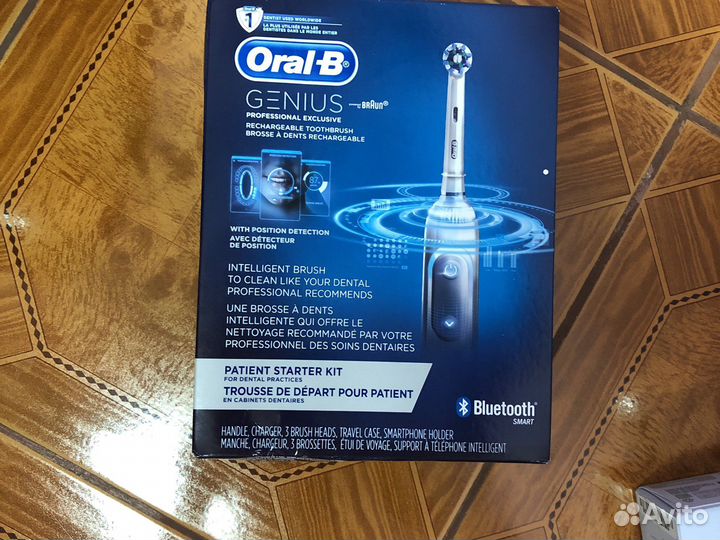 Электрическая зубная щетка Oral-B Genius