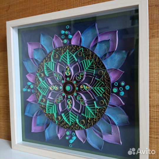 Декоративное панно в технике квиллинг