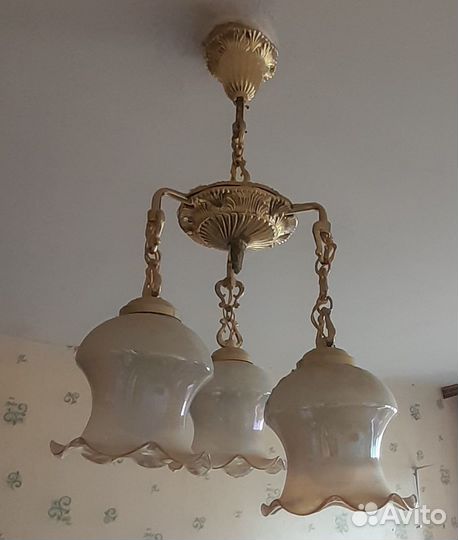 Люстра б/у, в хорошем рабочем состоянии