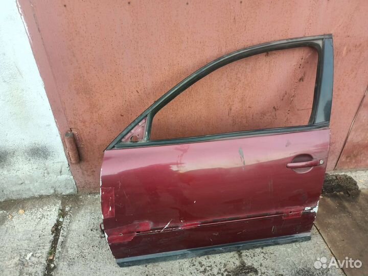 Дверь передняя левая VW Passat B5