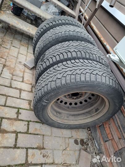 Formula Ice 215/55 R16