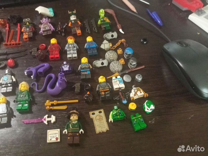 Лего минифигурки и аксессуары, оружие