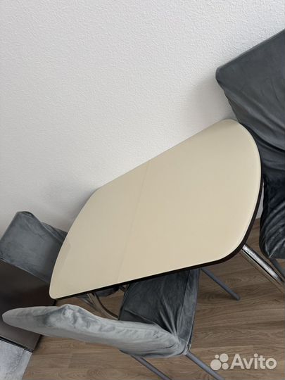 Стол кухонный раздвижной со стульями