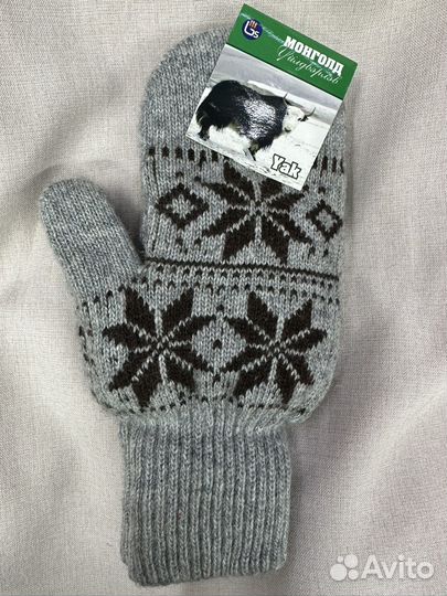 Варежки из шерсти яка