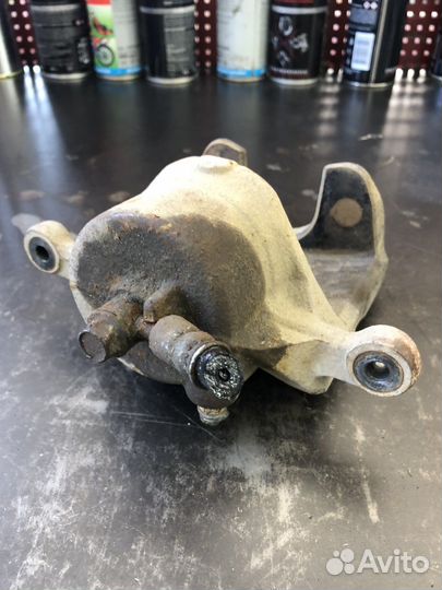 Суппорт передний левый Hyundai Elantra XD