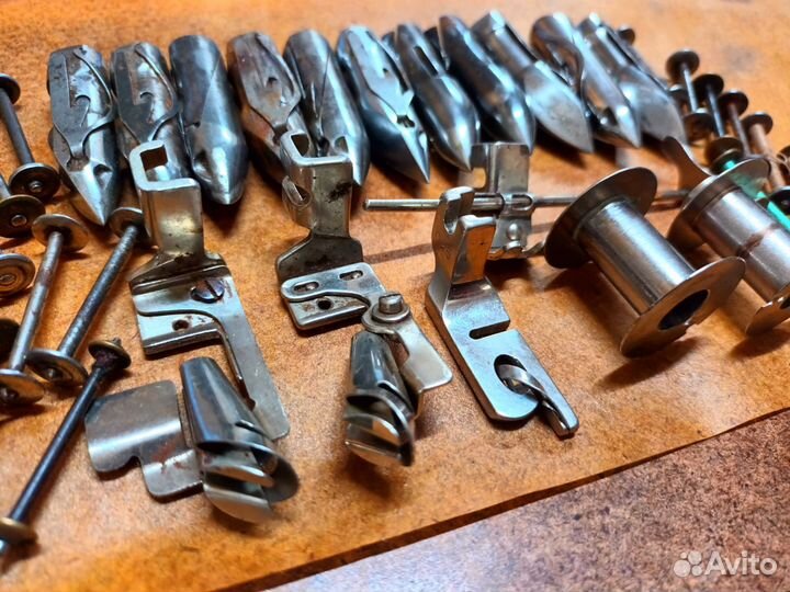 Шпулька Челнок к швейной машине Зингер