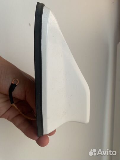 Автомобильная антенна акулий плавник