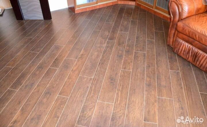 Укладка линолеума, монтаж плинтусов, частичный рем