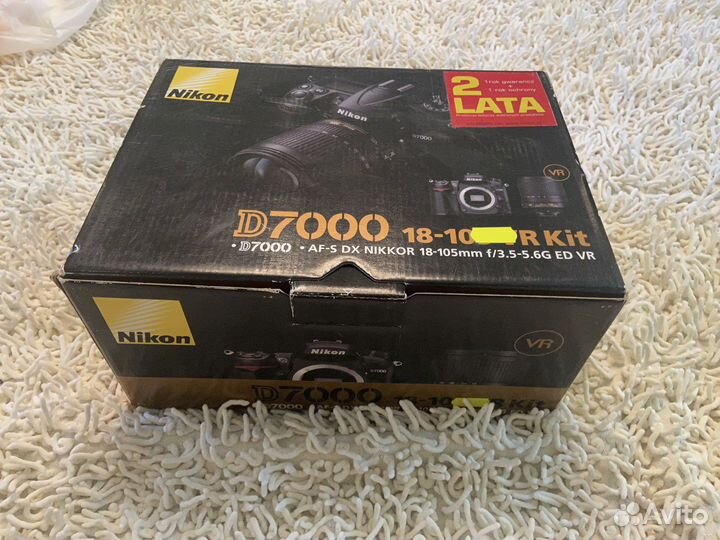 Фотоаппарат Nikon D7000 в коробке