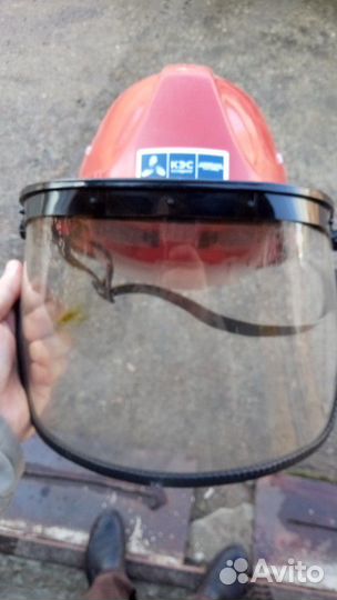Каска защитная с защитным стеклом