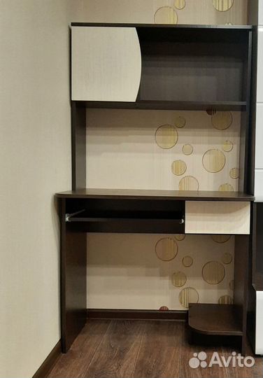 Компьютерный стол №2 (2 цвета) - в наличии