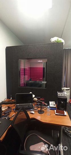 Звукоизоляционная кабина IzoRoom