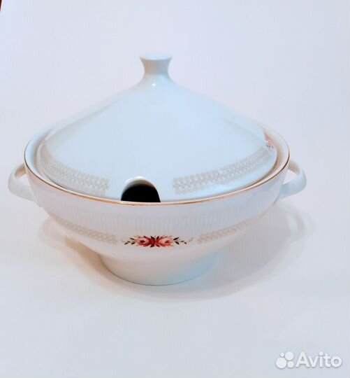 Старинная фарфоровая супница