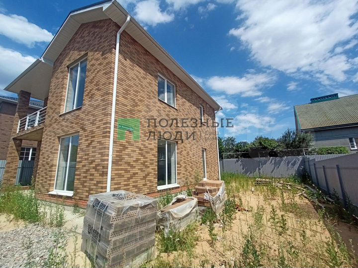 Коттедж 185 м² на участке 5 сот.