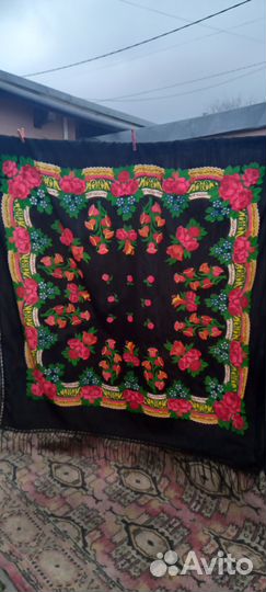 Павловопосадская шаль и платок