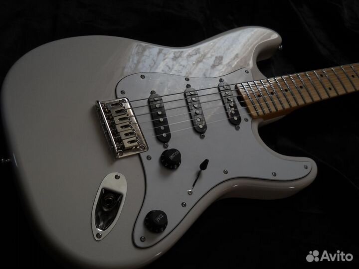 Электрогитара R. Grishin custom stratocaster