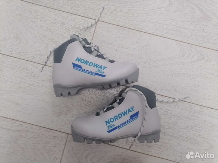 Лыжные ботинки