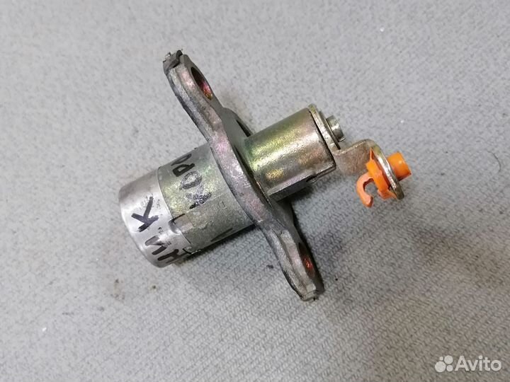 Личинка замка багажн.Toyota Corona ST190 1992-96