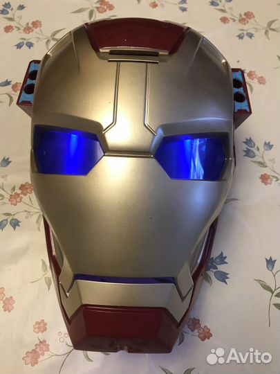 Маска со свето-звуковым эффектом