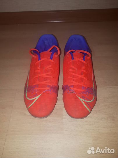 Nike оригинал бутсы р.35, 5