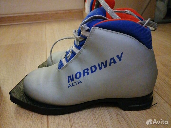 Лыжные ботинки 31