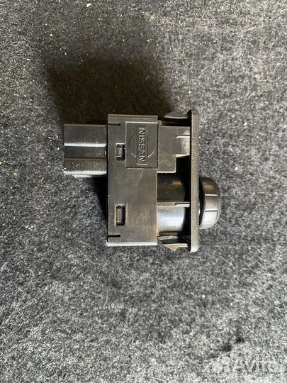 Кнопка регулировки зеркал Nissan Almera N16