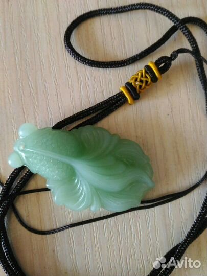 Кулон-подвеска из нефрита