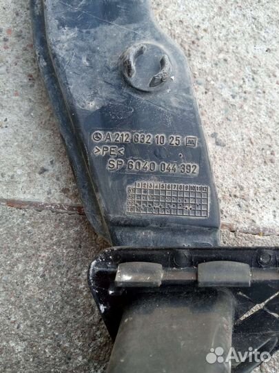 Mercedes w212 передний водосток