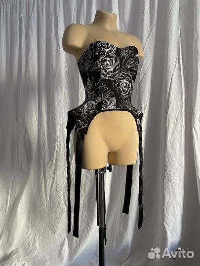 Корсет с баской