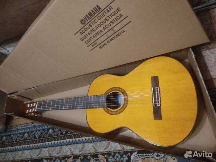 Новая гитара Yamaha C80 + чехол новый