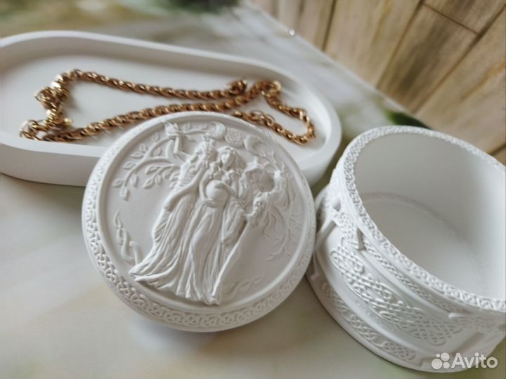 Шкатулка для ювелирных украшений