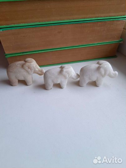 Фигурки слоников