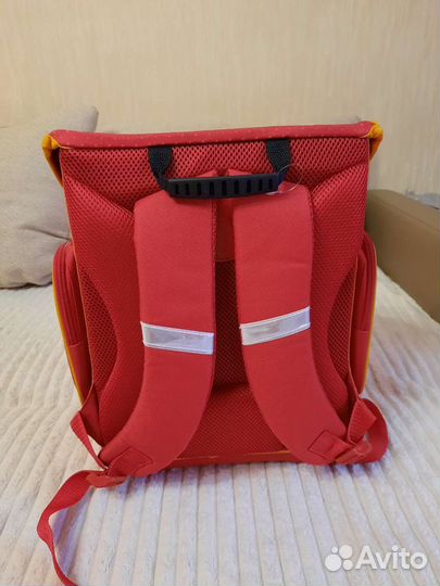 Портфель школьный новый